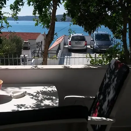 Apartment G&b